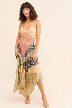 In The Flowers Maxi Dress Free People, Senior Dinner Outfit, Nuuly Outfit Ideas, Free Style Dress, Free People Aesthetic, People Aesthetic, Camila Morrone, Flowers Dress, Feminine Details