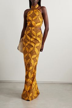 Johanna Ortiz's 'Lake Nakuru' maxi dress is printed with an abstract motif inspired by the African Savanna. Locally made in Colombia from cotton, it's designed using traditional artisanal techniques and has halterneck ties and side cutouts that reveal flashes of skin. <br><br>This product was Locally Made and supports Craft and Community. Find out more about NET SUSTAIN <a href="https://www.net-a-porter.com/en-gb/campaigns/net-sustain">here.</a> Traditional Dresses African, Johanna Ortiz Dresses, Lake Nakuru, African Savanna, Abstract Motif, Tropical Fashion, African Inspired Clothing, African Print Dress Designs, Estilo Boho Chic