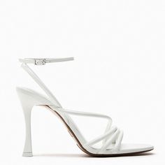 Zara Heeled White Sandals Size 9 Never Worn Out Great Condition Zara Heels, Zara White, White Sandals, Zara Shoes, Heeled Sandals, Sandals Heels, Color White, Zara, Sandals