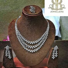 At @Remalfala from @vsexport - Uncut Diamond Necklace, Beautiful Jewelry Diamonds, Jewelry Designing, Gold Jewelry Simple Necklace, Indian Necklace, Diamond Jewelry Necklace, Diamond Necklaces, Jewelry Simple, Gold Jewelry Simple