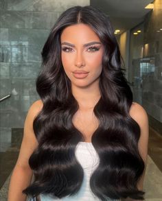 Bridal Hairstyle Middle Part, Hollywood Hair Middle Part, Glam Waves Wedding Hair Middle Part, Bridal Hair Down Wavy Loose Curls, Middle Parting Hollywood Waves, Long Hair Pageant Styles, Prom Hollywood Waves, Hollywood Glam Waves Middle Part, Hair Hollywood Waves