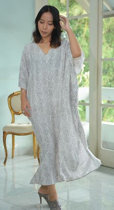 Kaftan Dress | Toraja Grey (one size) – balizen Elegant Maxi Length Kaftan For Loungewear, Oversized Maxi Tunic For Loungewear, Oversized Maxi Length Tunic For Loungewear, Flowy Maxi Tunic For Loungewear, Bohemian Summer Dresses For Lounging, Flowy Maxi Length Tunic For Loungewear, Relaxed Fit Tunic Maxi Dress For Loungewear, V-neck Kaftan For Loungewear, Free Size V-neck Kaftan For Loungewear