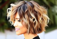 Choppy Bob Highlights, Short Tucked Layered Bob, Layered Bob Bangs Hairstyles, Choppy Bob Hairstyles Curly Hair, Modern Choppy Bob, Short Messy Bob Hair, Lightly Layered Bob, Choppy Short Hair Shoulder Length, Choppy Bobs For Thick Hair