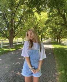 Dungaree Outfit, How To Have Style, Summer Fashion Outfits, Mode Inspiration, Looks Vintage, Spring Summer Outfits, Outfits Casuales, Outfits Aesthetic