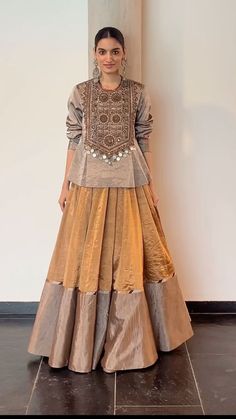 Blouses For Lehnga, Vintage Outfits Indian, Vintage Lehenga, Designer Indian Suits, Optical Illusion Dress, Traditional Lehenga, My Culture, Bridal Lehenga Collection