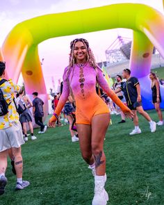 Rave outfit Rave Dance Outfits, Cozy Rave Outfits, Rave Outfits Women Edm, Rave Winter Outfits, Subtronics Rave Outfits, Neon Party Outfit For Women, Elrow Festival, Edc Orlando Outfits, Hippie Rave Outfits