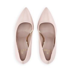 Description
Sizing / Details
Shipping / Return



PALE PINK NAPPA COURT SHOE WITH GOLD-PLATED HEEL


Made in pale pink nappa leather, ROSALIA is the perfect wardrobe staple, standing out for its elegance and comfort. It is an essential basic that cannot be missing in any wardrobe, it is very easy to combine and you cannot go wrong with it

Its gold-plated heel gives the design personality, as well as greater durability and resistance to scratches and blows , becoming a must-have. The pattern of our court shoe has no visible seams either on the side or on the edge, which gives an extra quality finish.

Its neckline allows the toes to be seen slightly, visually lengthening the leg.


SIZING: This design runs true to size, choose the size you usually wear. 

If you wish, we can advise you on Rose Gold 4-inch Heels For Formal Occasions, Classic Pink Heels For Spring, Feminine Spring Formal Court Shoes, Classic Pink Heels With 4-inch Heel, Blush Heels With Sculpted Heel, Elegant Pink Court Shoes With Sculpted Heel, Chic Pink Leather Court Shoes, Feminine Leather Court Shoes For Formal Occasions, Feminine Formal Court Shoes