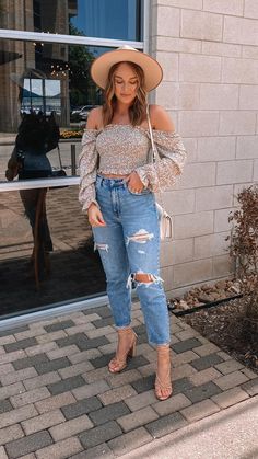 Casual Winery Outfit Summer, Summer 2016 Outfits, Floral Crop Top Outfit, Nails Vegas, Winery Outfit Summer, Outdoor Party Outfits, Nashville Outfits Spring, 2016 Outfits, Winery Outfit