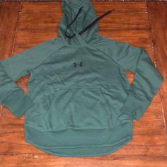 Size Small Under Armour Green Hoodie Green Fleece Sweats For Winter, Green Hooded Sweats For Fall, Green Sports Sweatshirt For Fall, Sporty Green Hoodie For Fall, Green Hoodie Sweats For Fall, Long Sleeve Sweatshirt For Fall Outdoor Activities, Green Athleisure Hoodie For Outdoor Activities, Winter Sports Green Hoodie, Athleisure Hoodie For Fall Outdoor Activities