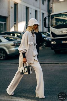 Paris FW 2019 Street Style: Vanessa Hong Berlin Fashion, Women Street, Fashion Weeks, Outfits Winter, Street Style Inspiration, Mode Inspo, Fashion Week Street Style