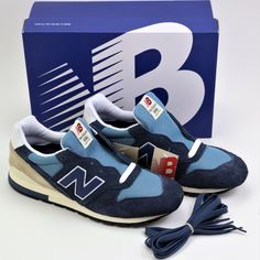 New With Box New Balance 996 Shoes Men's Size 11,5 Style U996tb Colorway Blue/White In 1988, New Balance Launched The 996, A Hybrid-Style Athletic Shoe Apt For Walks/Runs As Well As Use In The Gym. In The Years Since Its Release, The 996 Has Become A Cult Classic Among Creatures Of Comfort For Its Versatility And Various Style Applications As It Was Regularly Featured In Seasonal Lifestyle Capsules. Now, For Its 35th Anniversary, The 996 Is Primed For A Reintroduction Under The Made In Usa Collection, Delivered In Choice Colors, Materials, And Details We’ve Come To Associate With The Teddy Santis-Led Umbrella. Offered In The Signature “Nb Navy” Shade, This 996 Features A Hairy Suede New Balance Shoes Men, Led Umbrella, New Balance 410, Teddy Santis, Usa Socks, New Balance 996, Black Casual Shoes, New Balance Style, Workout Sneakers