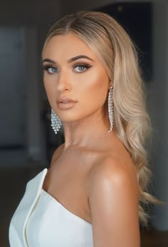 Makeup Looks Engagement Photos, Soft Fall Bridal Makeup, Engagement Hair And Makeup, Wedding Glam Hair, Wedding Hair Down Straight, Slicked Back Curled Hair Down, Hair For Gala Event, Classy Bridesmaid Hair, Glam Bridesmaid Hair