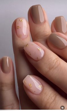 Simple Minimalist Nail Designs, Simple Nail Art Neutral, French Nail Trends, Simple Elegant Gel Nails, Short Gelish Nail Ideas, Wedding Nails Simple Classy, Simple Neutral Nail Designs Short Nails, Gel Manicure Neutral Colors, Short Nails Ideas 2023