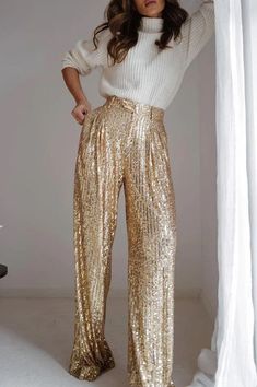 These Structured Wide Leg Sequin Pants will make sure you sparkle at any event. They feature a full lining, providing comfort and support while you look your best. Elevate your evening outfit with these fashionable trousers and ensure your night is one to remember. Sequins Pants Outfit, Gold Sequin Pants, Outfit Elegantes, Cute Christmas Outfits, Gold Pants, Gold Outfit, Sequin Pants, New Years Outfit, Eve Outfit