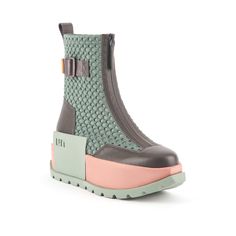 The Roko Bootie II is a functional style for every-day wear, featuring an embossed neoprene upper, nappa leather panels, a platform outsole, a frontal zip closure, and adjustable straps for the perfect fit. The ongoing silhouette returns in new colorways. Narrow��Fit - Consider sizing up Heel Height: 60mm/2.36in Embossed neoprene and nappa upper Microfiber lining Rubber outsole Gladiator Boots, United Nude, Functional Style, Hype Shoes, Vintage Boots, Swag Shoes, Sneakers Men Fashion, Crazy Shoes, Shoe Obsession