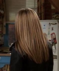 Jennifer Aniston Hair Back View, Back Of Jennifer Aniston Hair, Jeniffer Aniston Hair Color, Rachel Green Highlights, 90s It Girl Hair, Jenifer Aniston 90s Hair, Friends Rachel Hair, Rachel Green Hair Color, Jen Aniston Hair