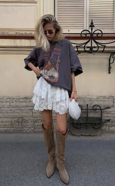 Traje Cowgirl, Estilo Cowgirl, Latina Outfits, Downtown Outfits, Nashville Outfits, Daily Fashion Inspiration, Rodeo Outfits, Rock Outfit, Mia 3