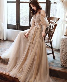 Champagne Dress Formal, Long Puffy Sleeve Dress, Beige Tulle Dress, Champagne Tulle Dress, Champagne Formal Dress, Prom Dresses Long Elegant, Champagne Evening Gown, Prom Dresses Short Blue, Prom Dress Champagne