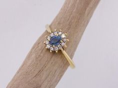 ad eBay - 18ct Yellow Gold Sapphire & Diamond Cluster Size M Engagement Ring British Made - Buy Now, click the link (eBay) Sapphire Diamond, Click The Link, Beautiful Jewelry, Buy Now, Jewelry Watches, Engagement Ring, Jewelry Rings