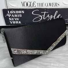 Brand Cruise Club Evening Clutch Crossbody Shoulder Mix Rhinestone Jeweled Embellished Bag Purse Limited Edition % Authentic It’s All About The Bags When It Comes To Formal Evening Wear! Enjoy Your Evening In This Beautiful Black With Silver Mix Variety Of Rhinestone Jeweled Embellished Bag That Can Be Used As Either A Clutch Or A Cross Bag/Shoulder Bag! Keep In Mind The Chain Straps Are Detachable For Your Convenience! When You’re Not Using The Bag, It’s A Beautiful Decorative Piece To Add To Y Black Rhinestone Clutch For Party, Elegant Embellished Evening Bag For Night Out, Evening Bags With Rhinestone Fringe, Chic Party Evening Bag With Silver-tone Hardware, Evening Bag With Rhinestone Fringe, Chic Evening Bag With Silver-tone Hardware For Party, Elegant Silver Bag For Night Out, Chic Black Evening Bag With Rhinestones, Silver Bedazzled Evening Bag