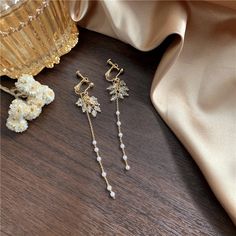 Korean Style Temperament Long Pearl Tassel Clip Earrings Simple Crystal Flowers Ear Clip Earrings Earrings Without Piercing, Piercing Women, Round Pearl Earrings, Ear Cuff Jewelry, Crystal Flowers, Long Tassel Earrings, Earrings Simple, Western Jewelry, Jewelry Inspo