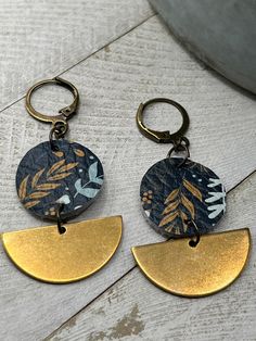 Adorable and lightweight vibrant blue floral print circle leather and brass crescent earrings. These earrings dangle from antique bronze nickel free lever back ear wires. Nickel-free Drop Earrings For Everyday, Everyday Use Nickel-free Dangle Earrings, Everyday Nickel Free Dangle Earrings, Nickel Free Drop Earrings For Everyday Use, Leather And Brass, Crescent Earrings, Paper Jewelry, Blue Floral Print, Earrings Statement