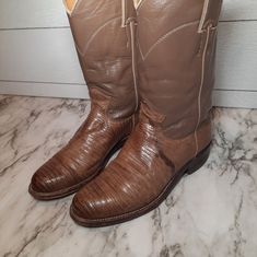 Great Pair Of Women's Roper Cowboy Boots In Really Good Preowned Condition. Roper Cowboy Boots, Justin Boots, Boots Shoes, Brown Boots, Shoes Heels Boots, Cowboy Boots, Shoes Women Heels, Heeled Boots, Shoe Boots