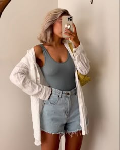 Summer Outfits Mid 20s, 2023 Style Trends Women Summer, 77 Degree Weather Outfit Summer, Size 6 Outfits Women Summer, Summer Mall Outfit Simple, Hawaii Astethic Outfits, Shopping Day Outfit Summer, Nice Spring Outfits, Basics Outfit Summer