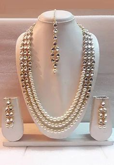 Indian Jewelry Online: Shop For Trendy & Artificial Jewelry at Utsav Fashion Pearl Layered Necklace, Mang Tika, Traditional Wedding Jewellery, Pengantin India, Fancy Jewelry Necklace, Kundan Jewelry, Pearl Jewelry Design, Pearl Necklace Designs, Beaded Necklace Designs