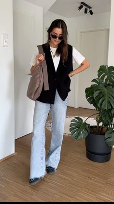 Outfits Juvenil, Outfit Inspiration Women, Jeans Outfit Women, Outfit Primavera, Winter Fashion Outfits Casual, Casual Day Outfits, Outfit Look, Casual Chic Outfit, Work Outfits Women