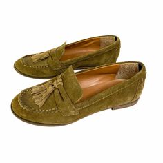 Great condition, little no no wear to soles Tommy Hilfiger Luarale Olive Suede Leather Loafer slip on shoes Tassel penny loafer style Size 6 Casual Tassel Loafers With Round Toe For Galas, Vintage Slip-on Loafers With Round Toe, Suede Tassel Loafers With Round Toe, Casual Low-top Tassel Loafers With Leather Sole, Vintage Flat Loafers For Fall, Casual Wingtip Leather Flats, Casual Leather Shoes With Flat Heel For Galas, Casual Flat Heel Leather Shoes For Galas, Fall Galas Tassel Loafers With Round Toe