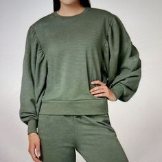 Once The Weather Cools, Layer In Some Warmth To Your Wardrobe With This Duck Green Colored, Comfy Long Sleeve Sweatshirt. Puffed Shoulders. Crew Neck. Ribbed Cuffs And Hem. Size Small. Approx 19” Across Bust Approx 21” Shoulder To Hem. Nwt. Never Worn Spring Casual Sweater With Lantern Sleeves, Trendy Tops With Ribbed Cuffs And Balloon Sleeves, Casual Lantern Sleeve Sweater For Spring, Casual Lantern Sleeve Spring Sweater, Trendy Balloon Sleeve Tops With Ribbed Cuffs, Casual Balloon Sleeve Spring Sweater, Spring Tops With Ribbed Cuffs And Balloon Sleeves, Spring Balloon Sleeve Tops With Ribbed Cuffs, Stretch Crew Neck Puff Sleeve Top For Fall