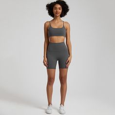 This high waist shorts and sports bra set comes in a variety of stylish colors and designs, making it easy to mix and match with your other workout clothes. The shorts and sports bra have a form-fitting design, providing a flattering and comfortable fit. The butt lifting feature of the shorts helps to accentuate your curves, making you feel confident and stylish. Product Specifications: Product Features: Super elastic, Soft and stretchy fabric, Butt lifting, High waist, Seamless Main Fabric Comp Costume Fleur, Flower Suit, Orange Suit, Womens Active Wear Outfits, Yoga Crop Tops, Yellow Suit, Serenity Blue, Costume Noir, Sports Bra Set