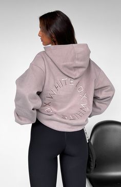 Stay Lifted Oversized Hoodie Cinnamon Cute Vintage Sweatshirts, Trending Hoodies 2024, Whitefox Boutique Hoodie, Hoodies You Need, White Fox Tops, Comfy Hoodie Outfit, Alo Hoodie, Cute School Outfits For Middle School, Nice Hoodies