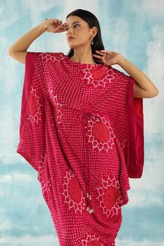 Rani pink kaftan dress with bandhani woven motifs. Paired with belt. - Aza Fashions Pink Kaftan, Rani Pink, Belt Women, Dress With Belt, Kaftan Dress, Pink Silk, Flared Sleeves, Aza Fashion, Boat Neck