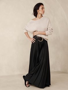 Long Maxi Skirt Outfits, Pleated Maxi Skirt Outfit, Full Skirt Outfit, Black Maxi Skirt Outfit, A Line Skirt Outfits, Satin Maxi Skirt, Long Maxi Skirt, Winter Skirt Outfit, High Rise Skirt