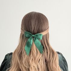 Gorgeous Green  Satin Short Tail Bow Clip. This listing is for a beautiful satin bow made with premium satin ribbons. Approx 6" long and 5" wide.  The bow is hand tied and then attached to a an alligator clip or a french barrette  Follow blossom and cherry (@blossomandcherry) on Instagram for regular offers and discounts. Production time Please allow 5  working days for your order to be processed before shipping. Shipping  Please be aware of shipping times if you require your order for a certain Bridesmaid Hair Bows, Satin Hair Bow, Elegant Hair, Satin Ribbons, Satin Short, Bow Clip, French Barrette, Satin Bow, Elegant Hairstyles