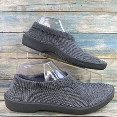 Look Unworn. Size 7m Casual Slip-on Slippers With Woven Sole, Comfortable Slippers With Woven Sole And Round Toe, Casual Flat Slippers With Woven Sole, Lightweight Comfortable Walking Shoes With Textured Sole, Comfortable Lightweight Walking Shoes With Textured Sole, Casual Slippers With Ortholite Insole And Round Toe, Comfort Fit Walking Shoes With Textured Sole, Comfortable Gray Slip-ons With Textured Sole, Flat Slip-ons With Woven Sole