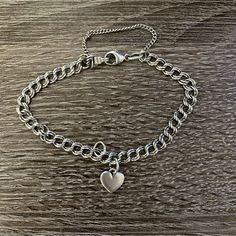 In Great Condition No Flaws Comes With A Heart Charm Medium Size 7 Inches James Avery Charm, James Avery Charm Bracelet, James Avery Charms, James Avery Jewelry, James Avery, A Heart, Heart Charm, Womens Jewelry Bracelets, Medium Size