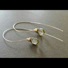 Sold - Contact Me To See If I Have More Stones From The Same Strand To Make More. Simple And Classic Green Watermelon Tourmaline Slices Wire Wrapped In Delicate! 14k Gf Wire. Modern And Sculptural. Stone Approx 1/4" Total Length 2 1/8" All Prices Final. Sorry, I Don't Take Offers. Simple Bead Earrings, Pebble Jewelry, Wire Jewelry Rings, Green Watermelon, Wire Wrap Jewelry Designs, Wrapped Rings, Wire Wrapped Jewelry Diy, Jewelry Techniques, Wire Wrapped Earrings