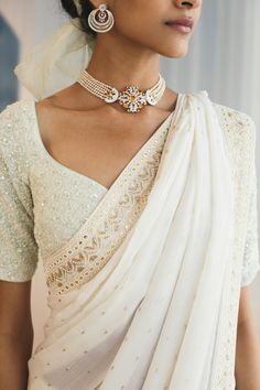 Luxury White Saree With Pearl Embroidery, Luxury White Pearl Embroidered Saree, Luxury Off-white Saree Blouse Piece, Choli Cut Blouse, Graduation Saree, Ivory Saree, White Blouse Designs, Sequins Flowers, Golden Saree