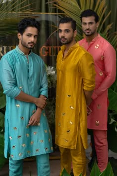 Festive kurta set by Runit Gupta Traditional Indian Mens Clothing, India Fashion Men, Mens Traditional Wear, Indian Wedding Clothes For Men, Stylish Kurta, Sherwani For Men Wedding, Boys Kurta Design, Wedding Kurta For Men, Groom Dress Men