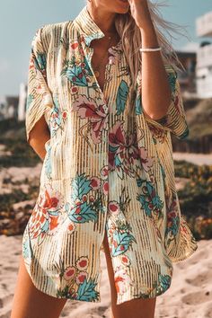 floral buttoned bohemian cover up Blouse Images, Affordable Swimwear, Beach Bathing Suits, High Low Blouse, Loose Fit Shirts, Chiffon Floral, Loose Shirts, Chiffon Shirt, Dress Robes