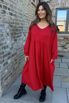 Introducing the Eliza Cotton Dress! Made from high-quality cotton, this dress is both stylish and comfortable. Perfect for any occasion, its lightweight fabric and classic colour will have you looking and feeling your best. Upgrade your wardrobe with this must-have piece. Lightweight Fabric, Red Dress, Shopping Outfit, Emerald