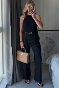 Lawyer Ootd, Black Blazer Outfit Work, Office Outfit Ideas, Work Vibes, Jw Fashion, Smart Casual Work Outfit, Fashion Everyday, Resort 2023