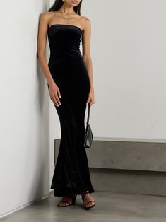 NORMA KAMALI Strapless velvet maxi dress | NET-A-PORTER Glamorous Velvet Maxi Dress, Velvet Floor-length Night Out Dress, Velvet Floor-length Dress For Night Out, Fitted Velvet Maxi Dress For Night Out, Glamorous Velvet Evening Maxi Dress, Glamorous Velvet Maxi Dress For Evening, Glamorous Floor-length Velvet Dress, Glamorous Floor-length Velvet Evening Dress, Elegant Strapless Velvet Dress For Night Out