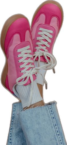 Trendy Pink Platform Sneakers With Rubber Sole, Trendy Pink Round Toe Platform Sneakers, Trendy Pink Platform Sneakers With Vulcanized Sole, Trendy Pink Synthetic Platform Sneakers, Pink Lace-up Platform Sneakers For Spring, Pink Platform Sneakers With Laces For Spring, Trendy Pink Platform Sneakers, Casual Pink Platform Sneakers, Sporty Pink Mid-top Platform Sneakers