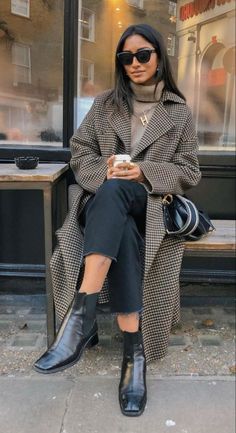 Checked Coat Outfit, Hannah Cocobeautea, Trent Coat, Winter Inspo, Autumn Outfits, Cute Fall Outfits, Coat Outfits, Happy Saturday