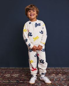 • 100% organic cotton Our kids are living in these super comfy sweatpants! Made from our soft organic cotton with a soft elastic waistband. These easy pants look great with a t-shirt and ridiculously adorable with their matching sweatshirt. Cosmos grow best in full sunlight + fresh air, just like our kids! They can grow to an astounding six feet tall, and while they start blooming early summer they can keep blooming right into the fall until there's a frost. We love them in these Calder-esque co Casual Cotton Sweatpants For Playtime, Playful Cotton Sweatpants For Loungewear, Playful Cotton Joggers For Loungewear, Cotton Sweatpants With Elastic Waistband For Playtime, Casual Cotton Sweats For Playwear, Sporty Cotton Sweatpants For Playwear, Casual Cotton Joggers For Playwear, Playful White Pants For Loungewear, Playful Cotton Sweatpants With Elastic Waistband