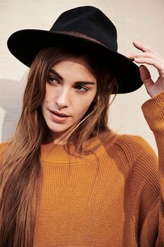 Free People Wythe Leather Band Felt Hat Floppy Hat Outfit Winter, Hat Winter Outfit, Monroe Hat, Cindy Wilson, Paris Photoshoot, Womens Best, Army Hat, Orange Hats, Women Hats Fashion